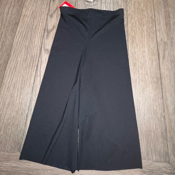 8/19 NFS-Spanx Thinstincts Short - Picture 5 of 9